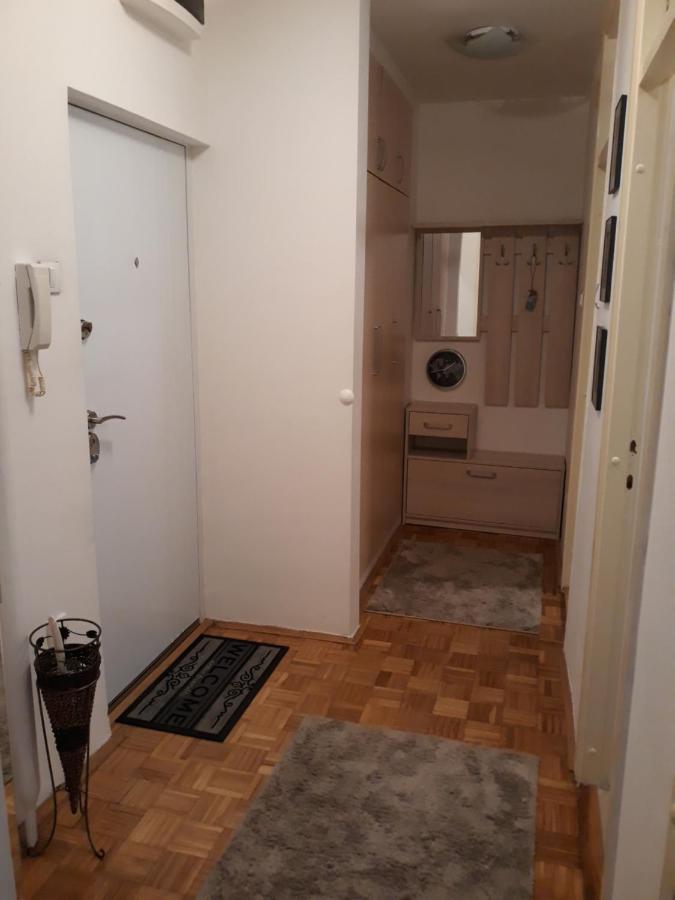 Appartamento Stan Banjica Belgrado Esterno foto