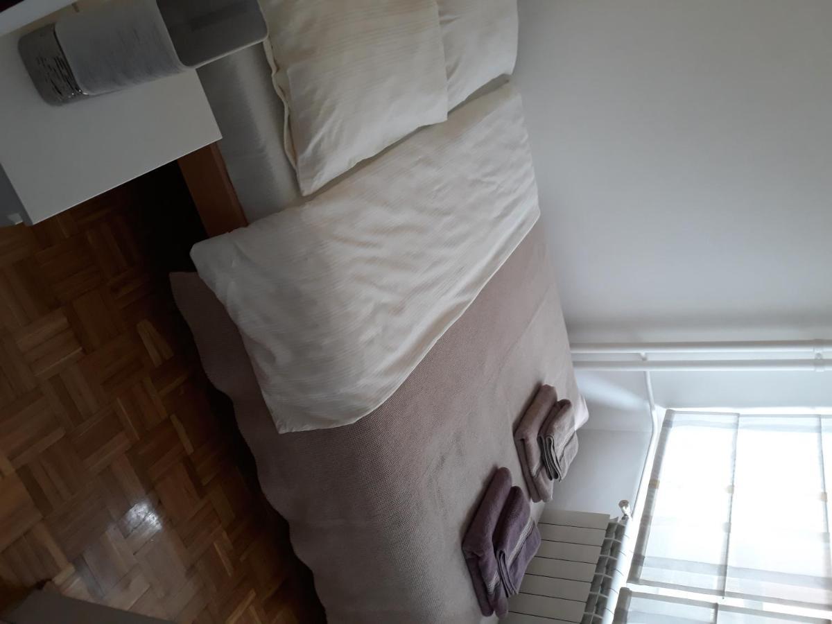 Appartamento Stan Banjica Belgrado Esterno foto